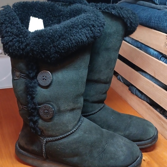 UGG black winter boots size 7 - Picture 2 of 14